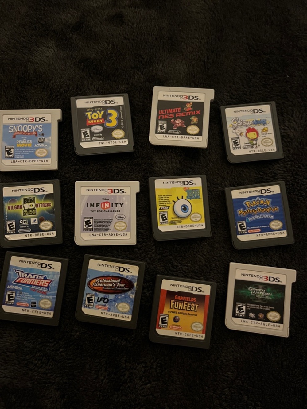 Nintendo DS & 3DS Game Cartridge Lot with Black, White, Yellow, Blue Labels